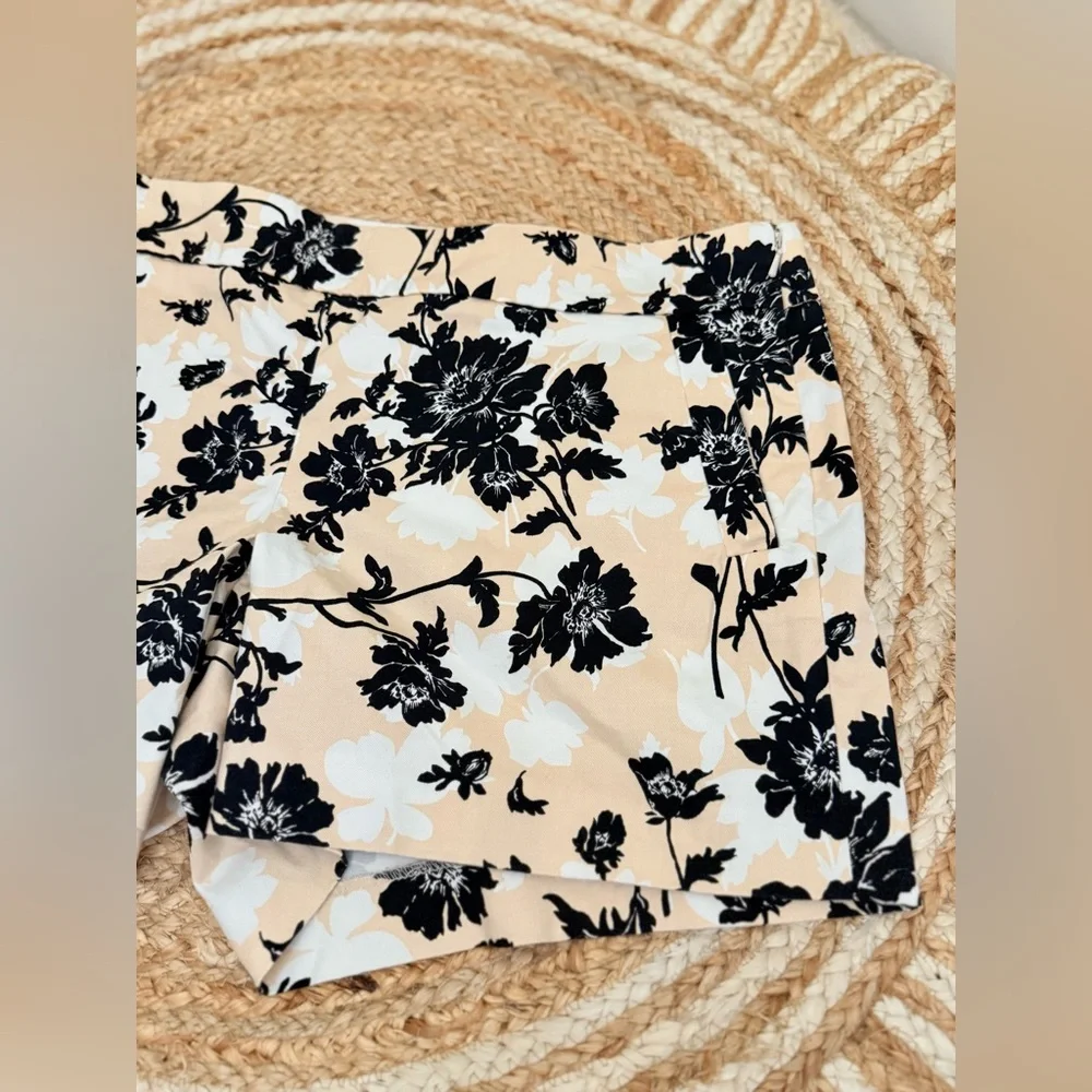 🌾 J. Crew Black and Cream Floral Shorts‎